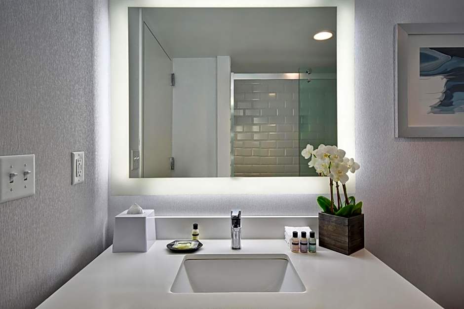 Four Points by Sheraton Boston Newton