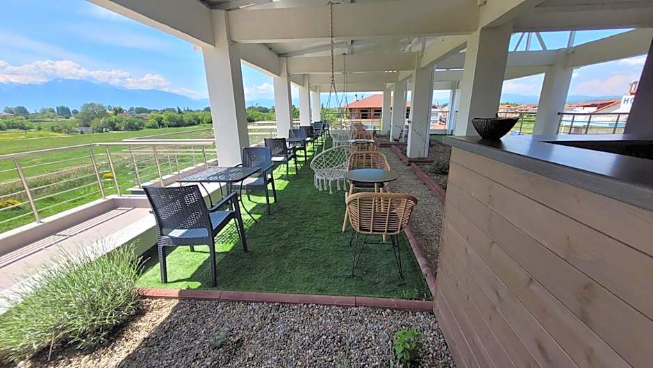 Peloton Inn