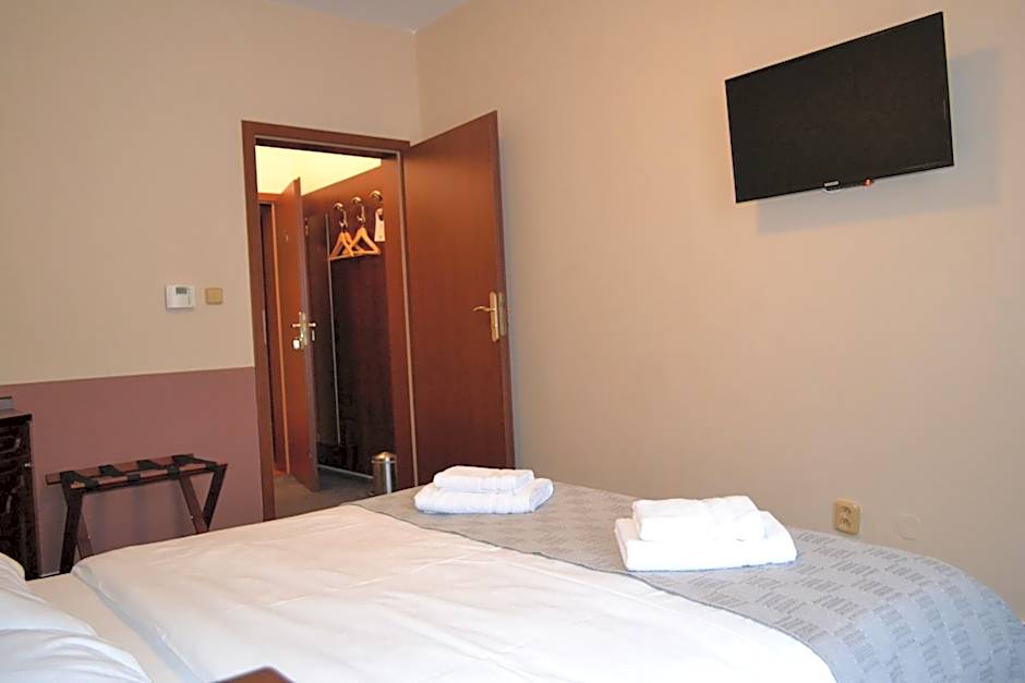 Greenwood hotel