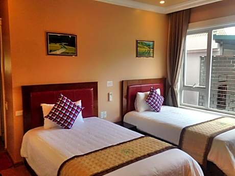Twin Room with Mountain View