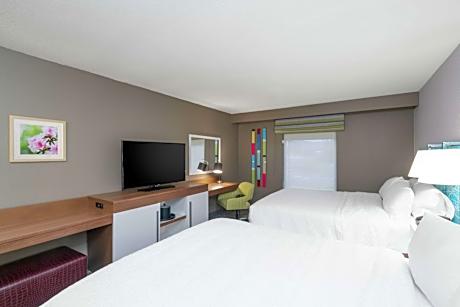 2 Queen Beds W/ Mini Fridge Non Smoking