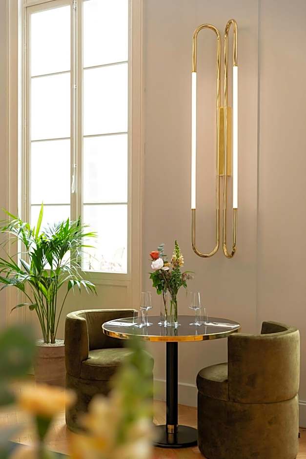 Sapphire House Antwerp, Autograph Collection