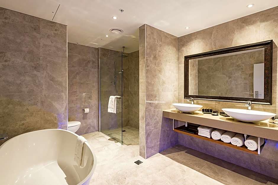 Distinction Christchurch Hotel