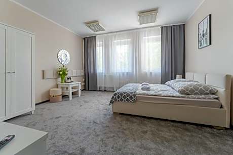 Hostelio - Tanie i komfortowe pokoje, parking, sklep na miejscu