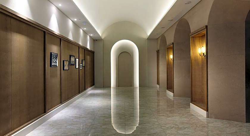 Discovery Hotel