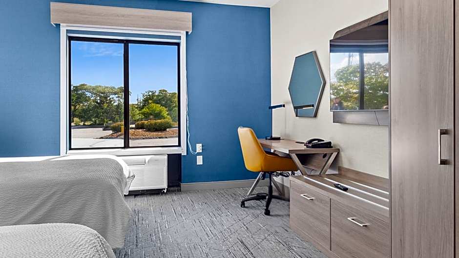 Photo 1 of 7 of Standard 2 Queen Beds, Mobility Accessible, Bathtub