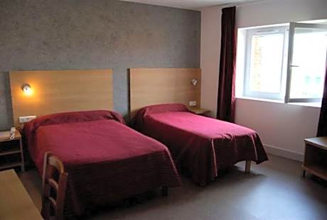 Family Room (2 Adults + 2 Children)