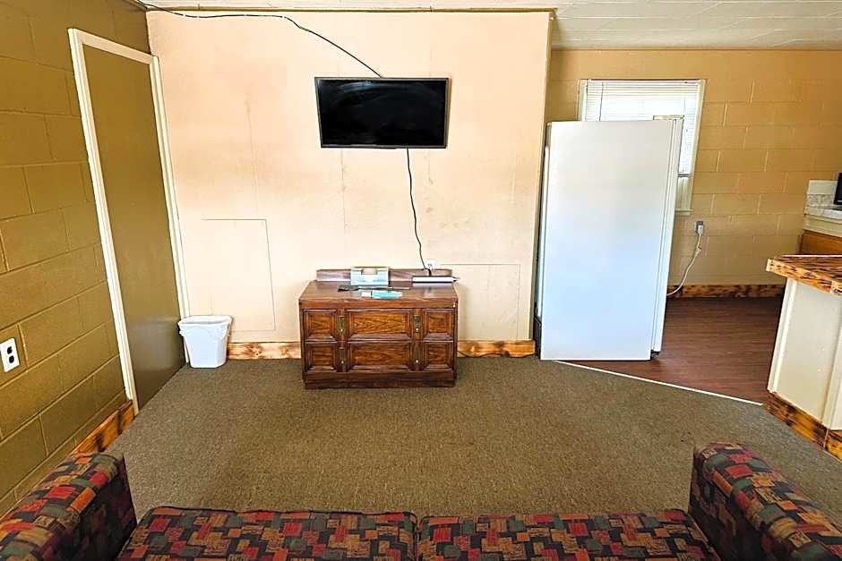 Love Hotels Murdo by OYO on Interstate 90