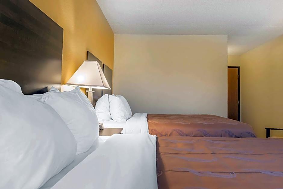 Quality Inn & Suites Pittsburgh Harmarville