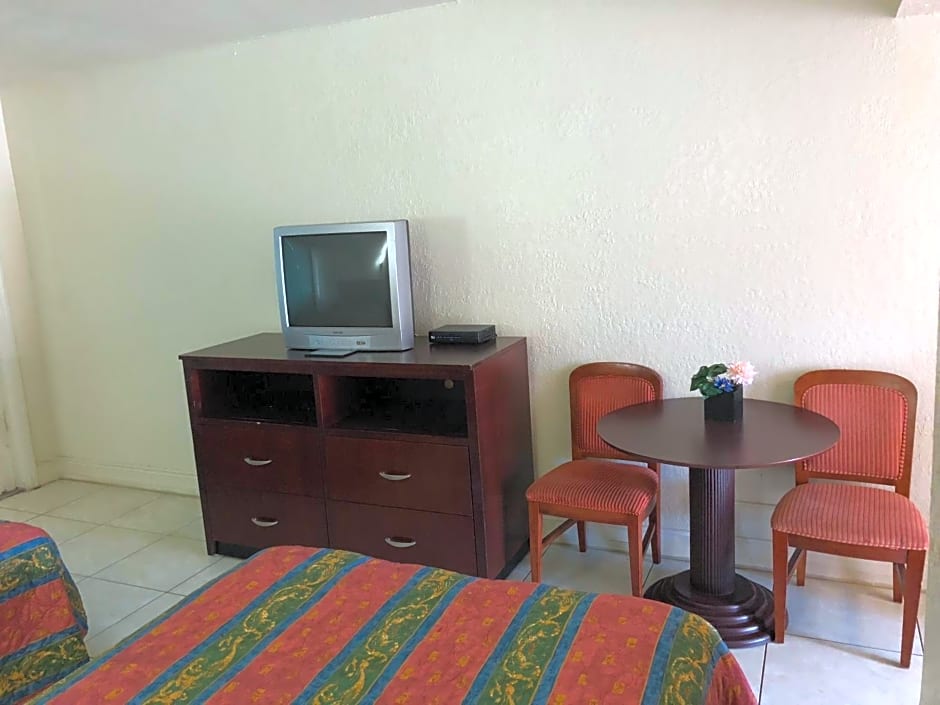 Sunset Inn- Fort Pierce, FL