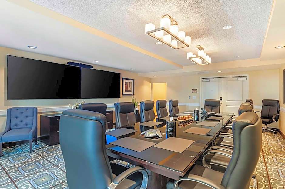 Best Western Plus Marina Gateway