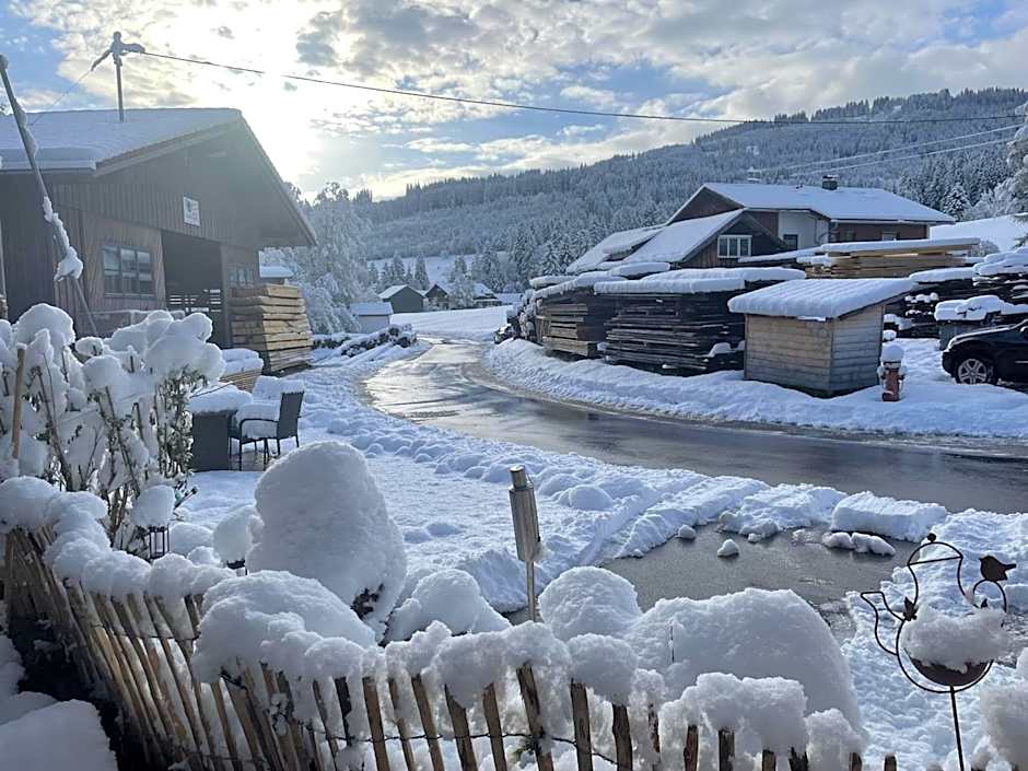 Nagelfluhhaus Hirsch