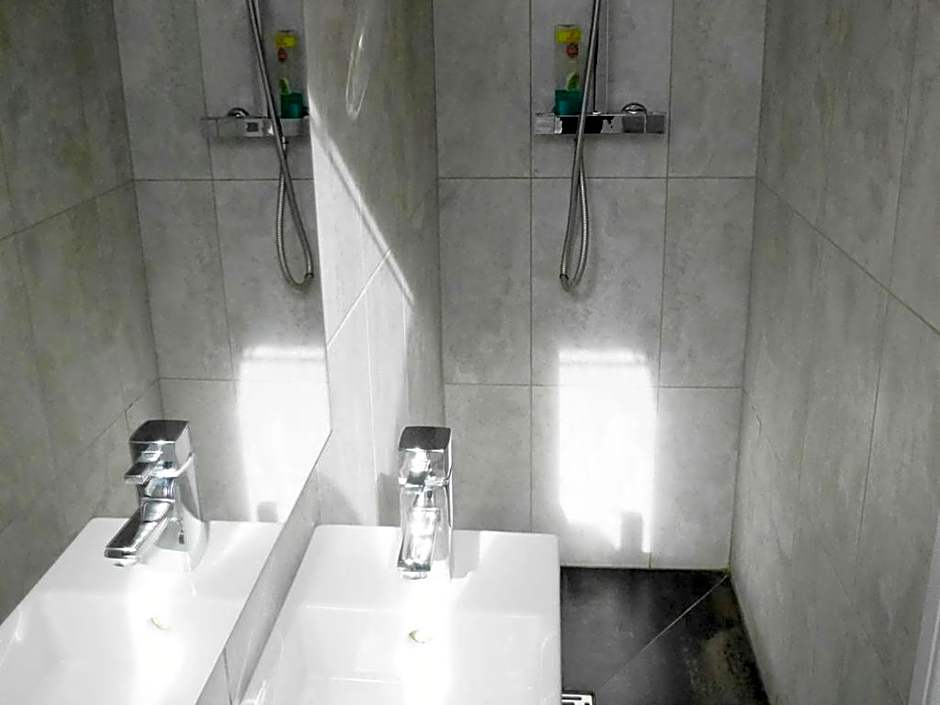 Kew Studios and Rooms