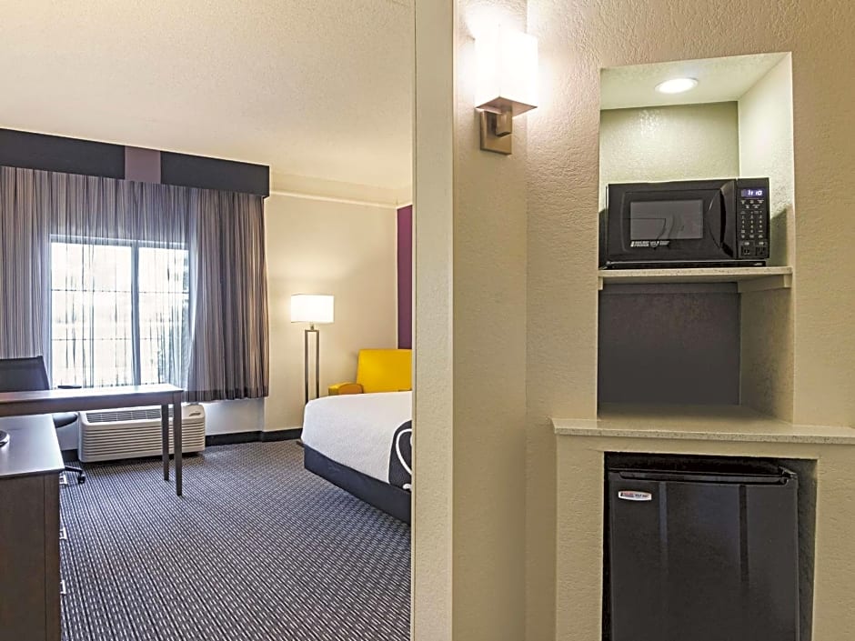 La Quinta Inn & Suites by Wyndham Denver Airport Dia