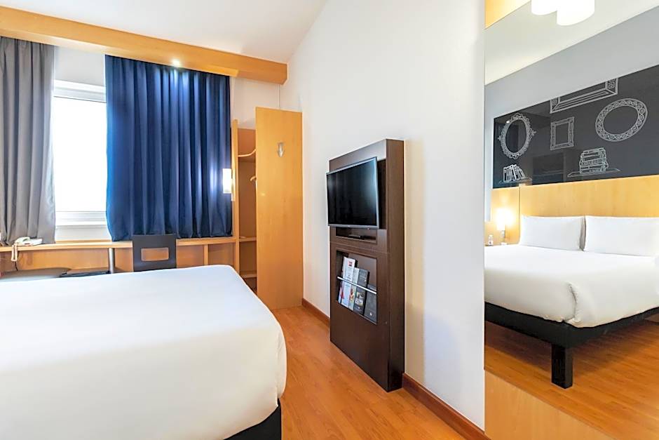 ibis Kyiv City Center