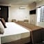 Bee Queen Hotel