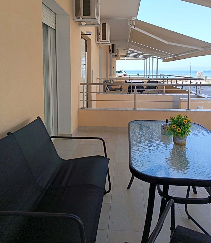 Navarino Luxe Suites