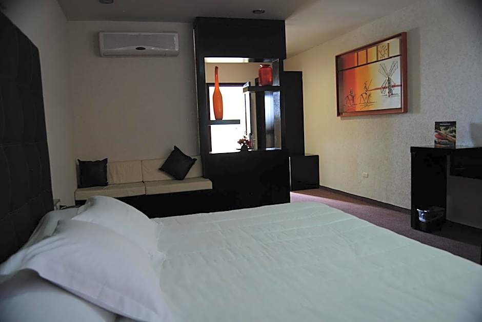 Foto 1 von 5 von 1 King Bed Suite