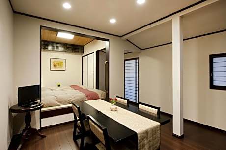 Japanese Western Room Universal Twin Room 2-3 adult