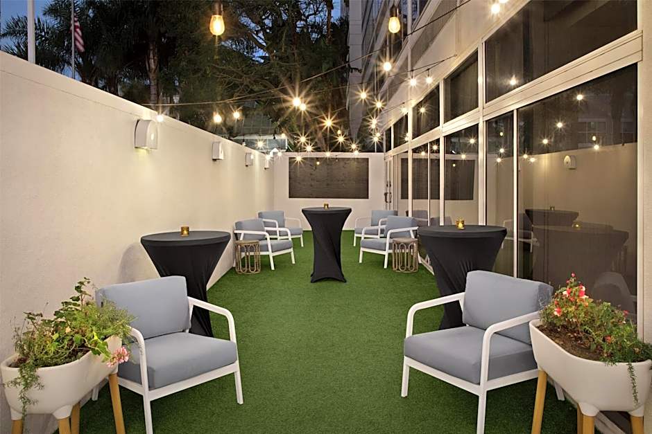 DoubleTree by Hilton LAX - El Segundo