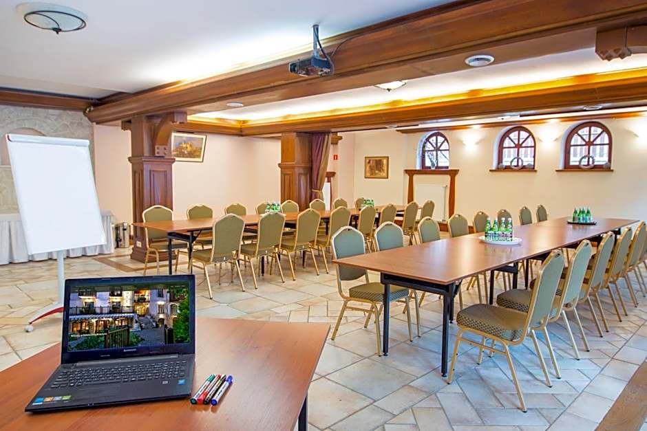 Hotel Dwa Księżyce