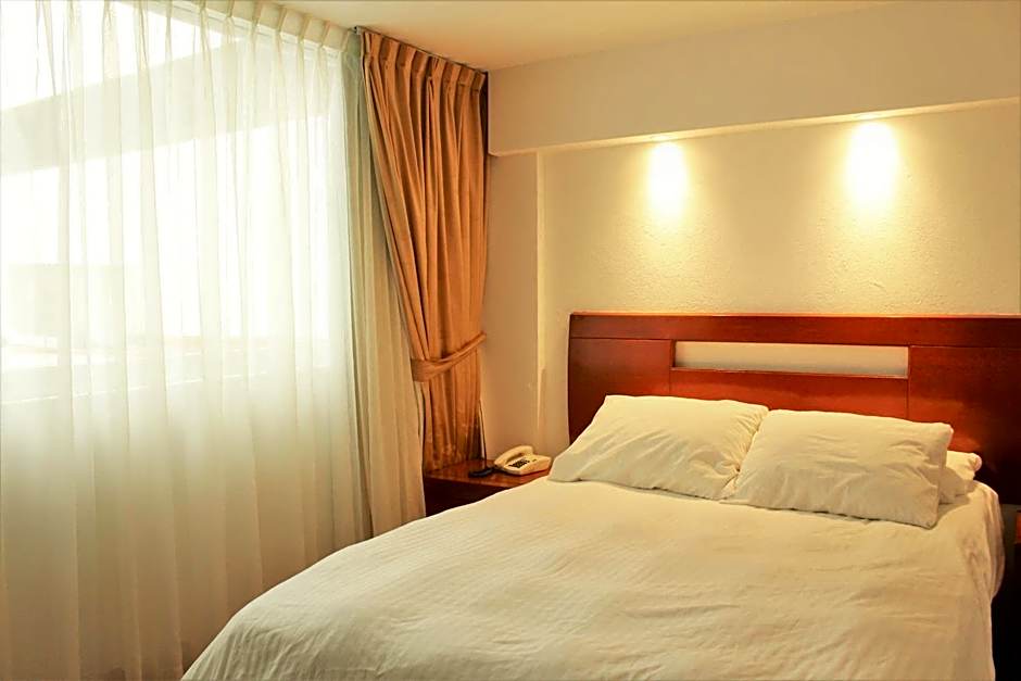 Condesa Suites