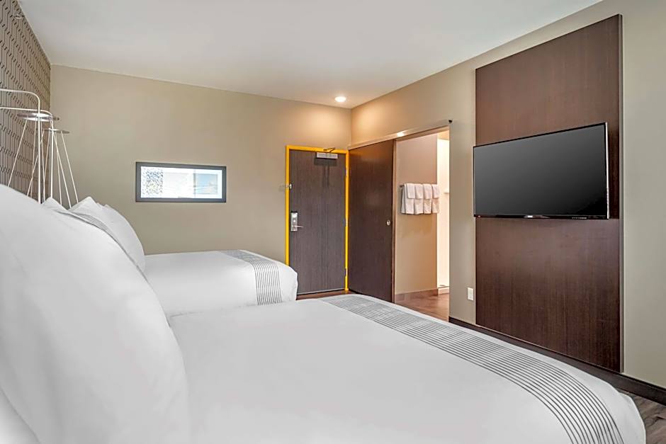 GLo Best Western Dawley Farms In Sioux Falls