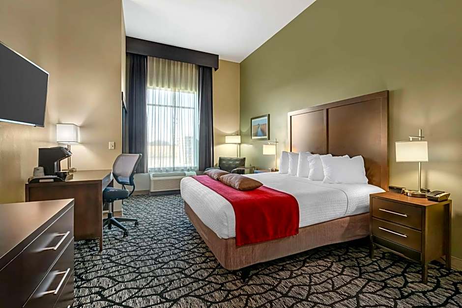 Best Western Plus Lakeview Hotel