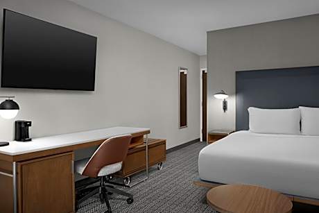 King Room with Sofa Bed - Hearing Accessible