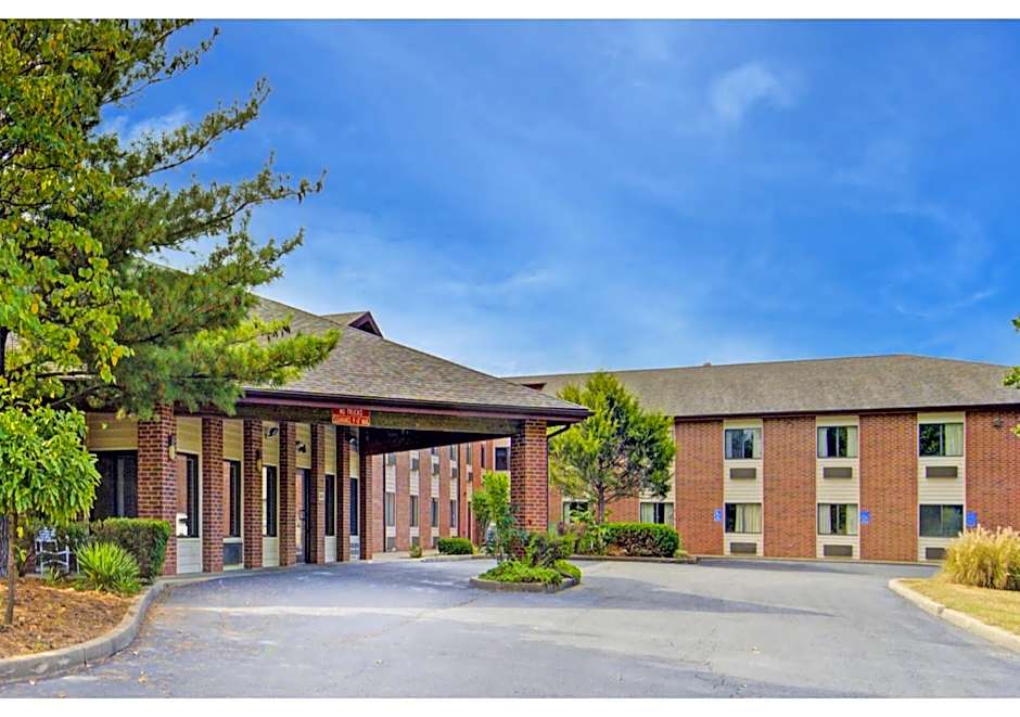 Capital O Amerihost Inn and Suites Fulton Hwy 54 MO