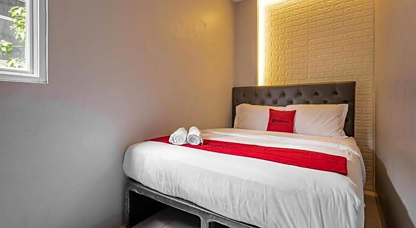 RedDoorz near Tanjung Duren 2