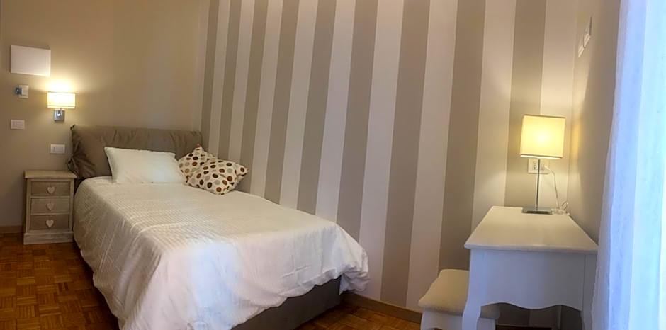 Foto 1 av 4 av Single Room with Private Bathroom