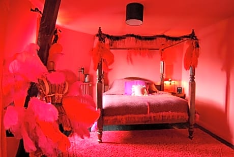 Moulin Rouge Room