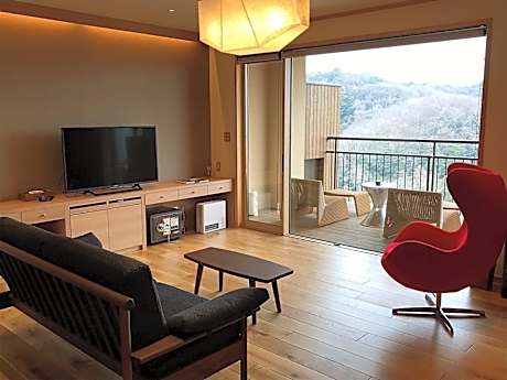 Japanese Western Style Suite with Open-Air Bath