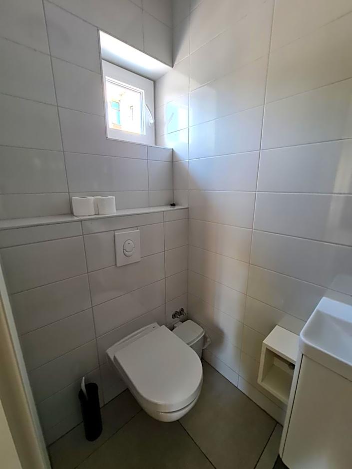 SUBTUB Hostel Makarska