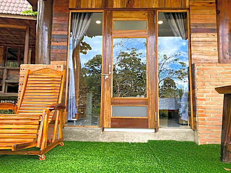 Green Bamboo Lodge Resort