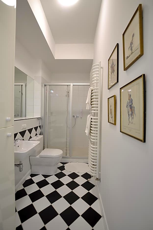 Crystal Suites Old Town