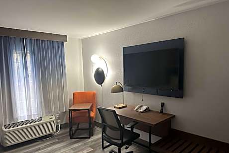 Premier King Room - Non-Smoking