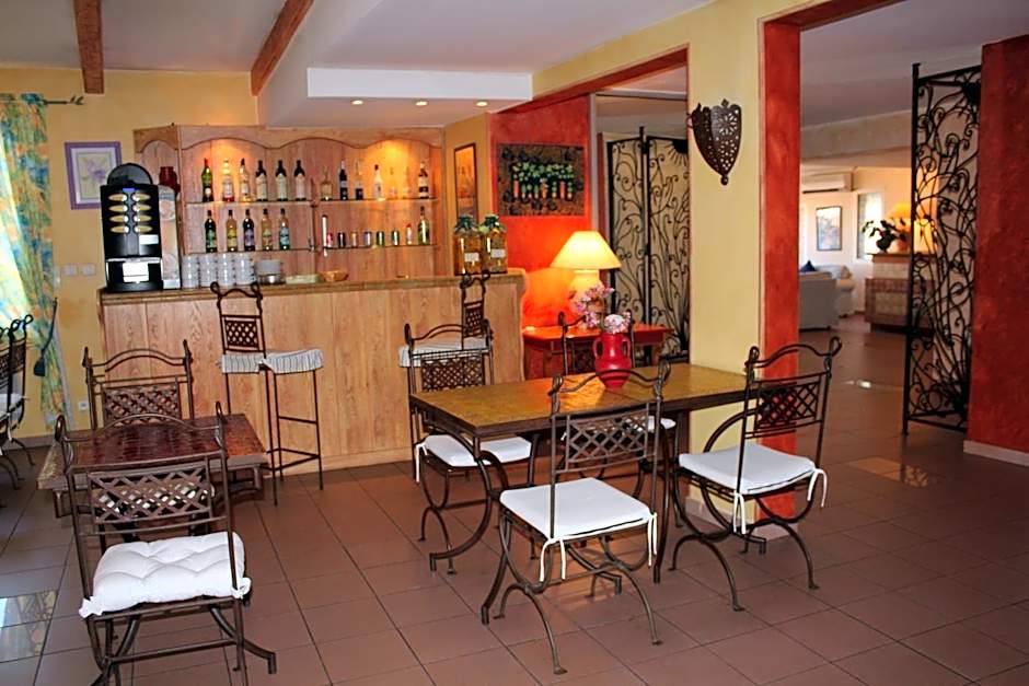 Hôtel Le Clos des Pins