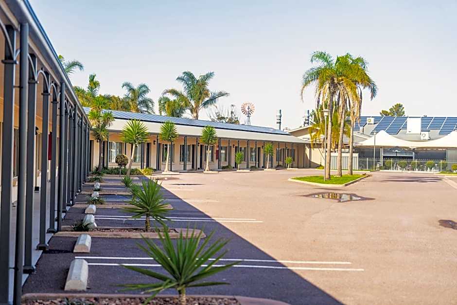 Sundowner Motel Hotel
