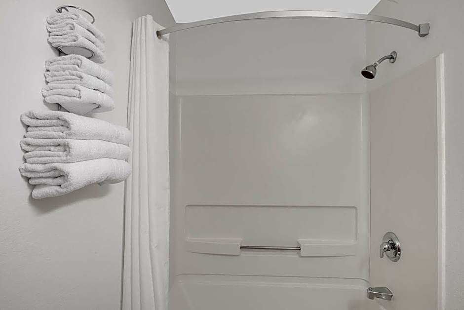 Super 8 by Wyndham Lake George/Warrensburg Area