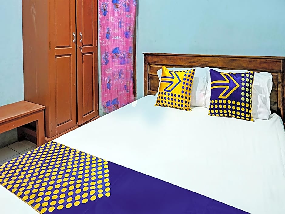 OYO Life 92222 Sahabat Kost Syariah Pacitan