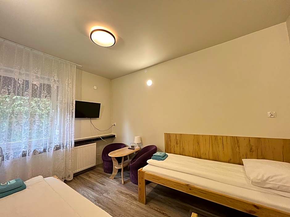 ETNA - Hostel -Noclegi Rzeszów 24 Pokoje