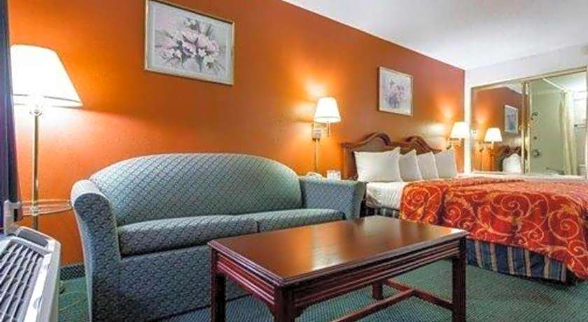 Econo Lodge South Garner