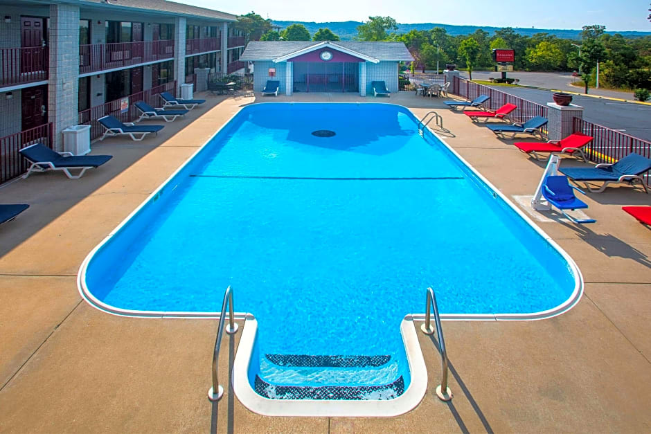 Ramada By Wyndham Branson