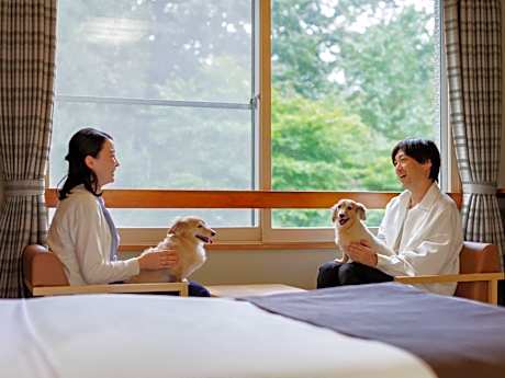 Dog Friendly - Twin Room - Non-Smoking - With Private Bathroom