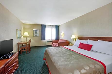 Deluxe King Room - Non-Smoking