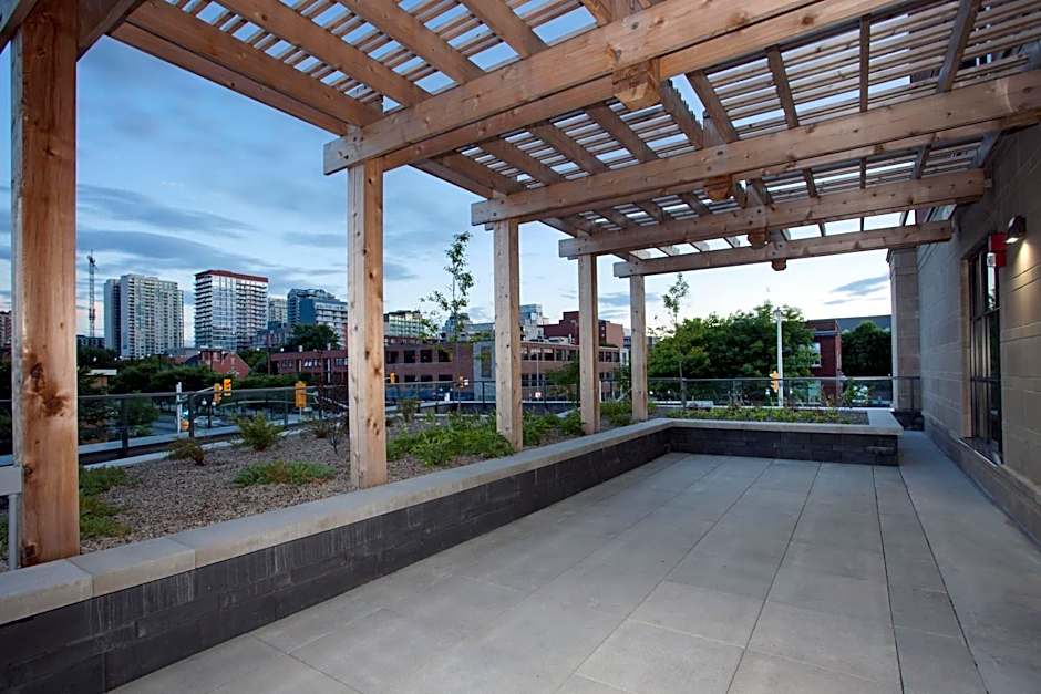 Holiday Inn Express & Suites Downtown Ottawa East by IHG