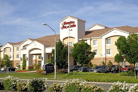 Hampton Inn & Suites Redding