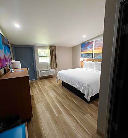 King Room - Non-Smoking